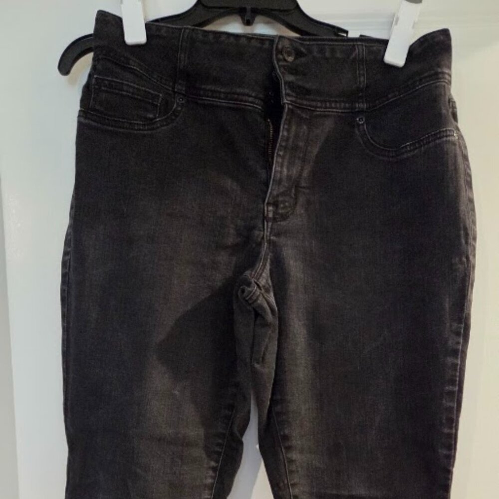Maurice's HIGH RISE JEANS PRE-OWNED SIZE L R